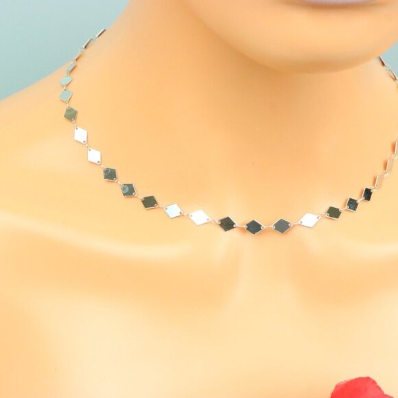 Delicate & Contemporary Necklace Chain, A Lovely Choice for Women, EVCH1567 - Picture 4 of 10